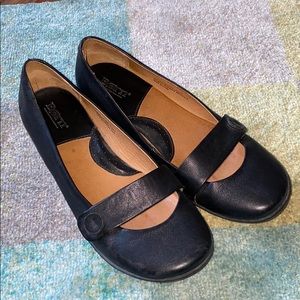 Born Women’s Flats